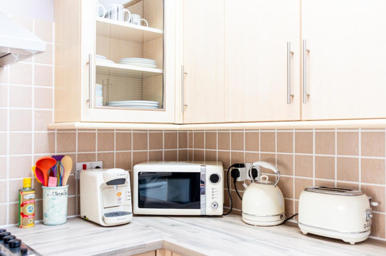 פורטסמות' Spacious Split Level Flat In Great Location מראה חיצוני תמונה