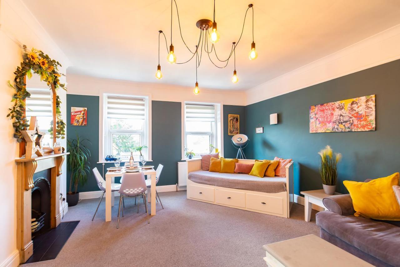 פורטסמות' Spacious Split Level Flat In Great Location מראה חיצוני תמונה