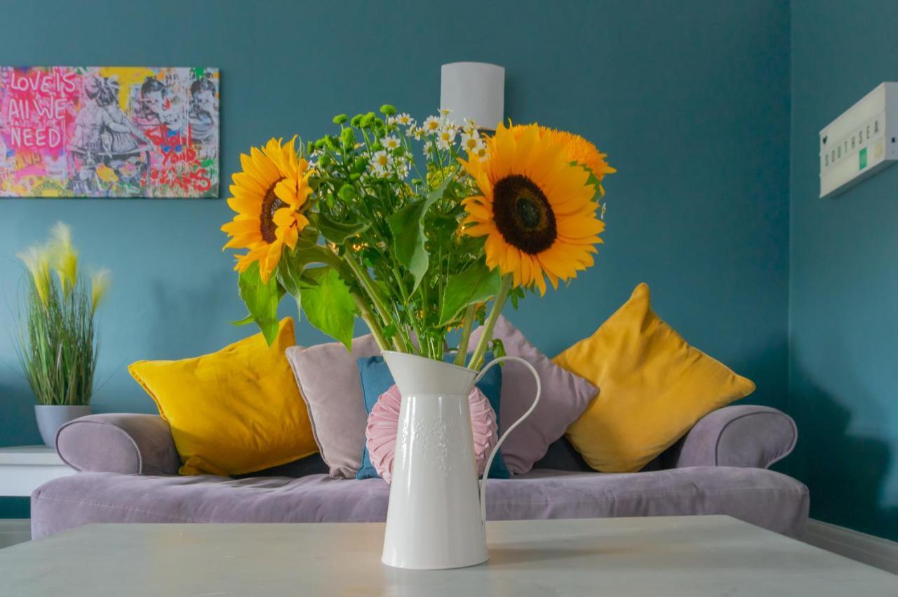 פורטסמות' Spacious Split Level Flat In Great Location מראה חיצוני תמונה